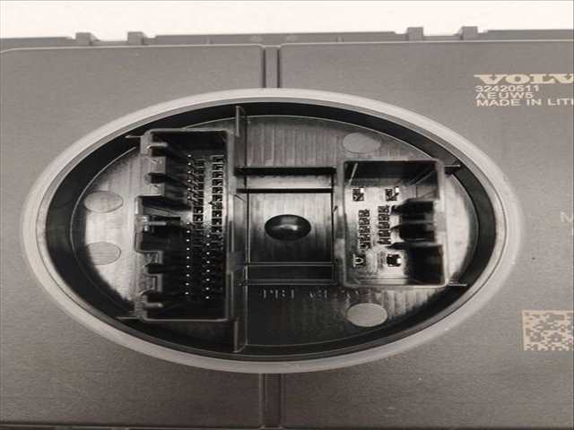 Foto 3ª: Centralita Faros Xenon Volvo XC 60 CORE AWD 250CV 184KW [B420T11] (2025)