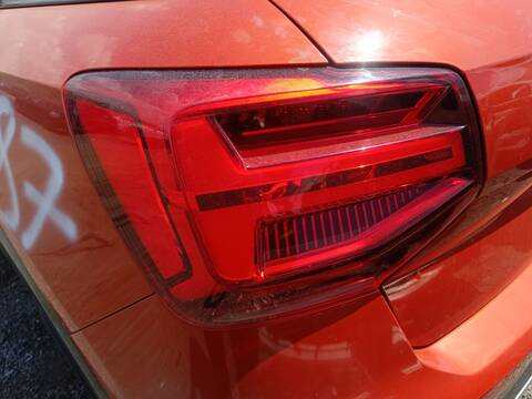 Foto 2ª: Piloto Trasero Izquierdo Audi Q2 DESIGN 116CV 85KW (2017)