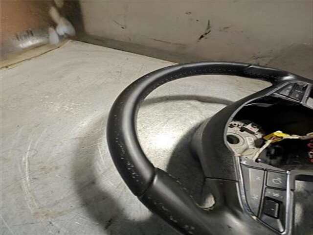 Foto 3ª: Volante Seat Ateca 1.6 STYLE EDITION [1.6 LTR. - 85 KW TDI]