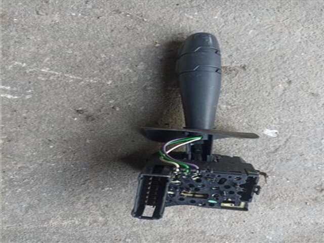 Foto 2ª: Mando Multifuncion Renault Clio 1.5 AUTHENTIQUE [1.5 LTR. - 48 KW DCI DIESEL] [K9K A7]