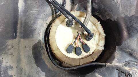 Foto 3ª: Deposito de Combustible Jeep Grand Cherokee 2.5 TD LAREDO Z) 115CV 85KW [ENC] (1995)