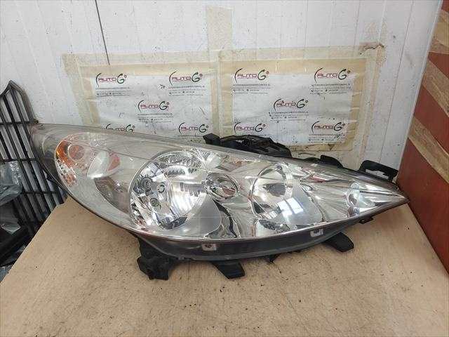 Faro Derecho Peugeot 207 .