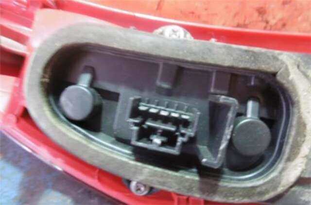 Foto 3ª: Piloto Trasero Izquierdo Fiat Punto 1.9 JTD 80 (188.237, .257, .337, .357) [188 A2.000]