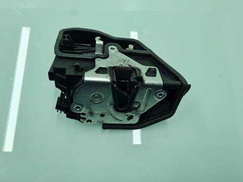 Cerradura Puerta Trasera Derecha Bmw Serie 1 114 118D 143CV 105KW