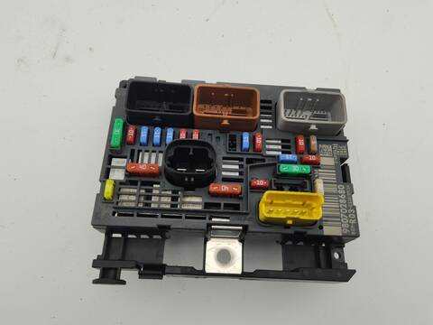 Caja Reles Fusibles Peugeot Expert 2.0 HDI 130 128CV 94KW FURGONETA