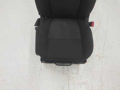 Foto 3ª: Asiento Delantero Derecho Ford Transit 350 L2 HD) CABINA SIMPLE TREND