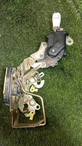 Foto 2ª: Cerradura Puerta Trasera Izquierda Toyota 4 Runner 3.0 T DIESEL (1993)