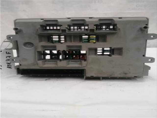Foto 4ª: Caja Reles Fusibles Bmw Serie 3 315 2.0 318D [2 0 LTR. - 90 KW 16V DIESEL CAT] BERLINA 122CV
