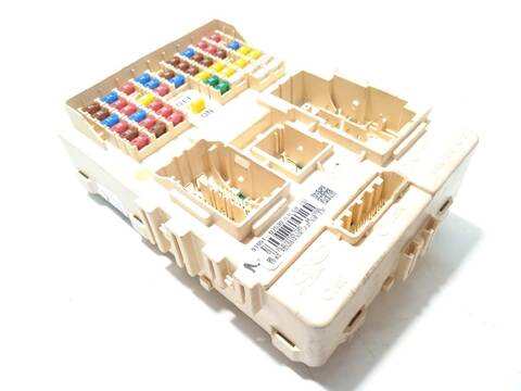 Foto 2ª: Caja Reles Fusibles Hyundai Tucson 132CV 97KW [D4FE] (2019)