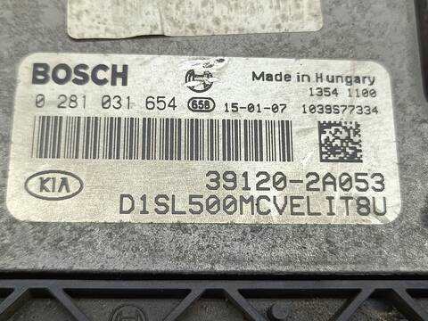 Foto 4ª: Centralita Motor ECU Kia Sportage BUSINESS 2WD 116CV 85KW [D4FD] (2015)