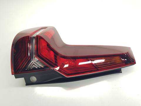 Piloto Trasero Izquierdo Dacia Jogger EXTREME GO