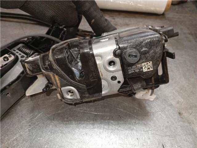 Foto 3ª: Cerradura Puerta Delantera Izquierda Citroen C3 1.2 C-SERIES [1.2 LTR. - 81 KW 12V E-THP - PURETECH]