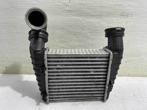 Foto 3ª: Intercooler Volkswagen Passat ADVANCE 131CV [AVF] (2000)