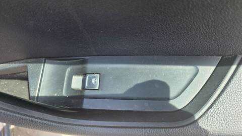 Botonera Elevalunas Skoda Superb ACTIVE 150CV 110KW