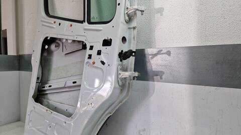 Foto 2ª: Puerta Delantera Izquierda Mercedes Sprinter 143 CV 105KW [OM651.958] (2018)