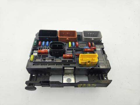 Caja Reles Fusibles Citroen C5 EXCLUSIVE BERLINA 140CV 103KW