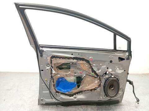 Foto 4ª: Puerta Delantera Izquierda Toyota Avensis 2.0 D-4D ADT270_) 124CV 91KW [1AD] (2014)