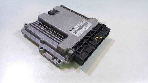 Centralita Motor ECU Opel Vivaro 2.0 CDTI F7 J7 A07) 114CV 84KW