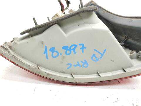 Foto 3ª: Piloto Trasero Derecho Kia Carens 105CV 77KW [R03S] (2005)