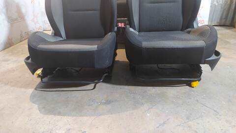 Foto 4ª: Asientos Traseros Peugeot 308 CONFORT 109CV 80KW [9HX O 9H02] (2010)