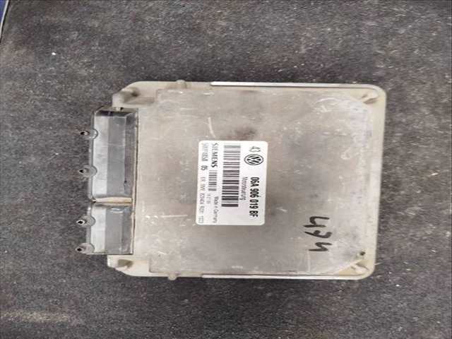 Foto 1ª: Centralita Motor ECU Volkswagen Golf BERLINA (1997)