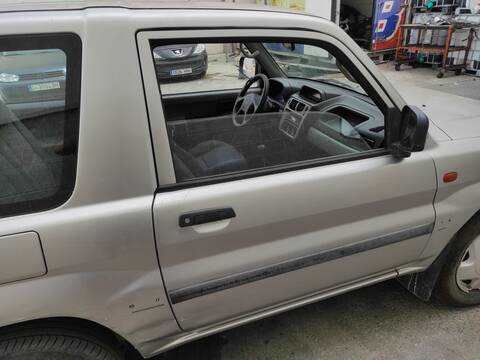 Puerta Delantera Derecha Mitsubishi Montero 4G93