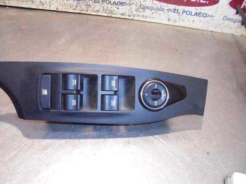 Foto 2ª: Botonera Elevalunas Hyundai i40 COMFORT 116CV 85KW [D4FD] (2013)