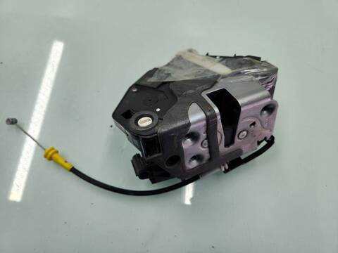 Foto 2ª: Cerradura Puerta Trasera Izquierda Ford Fiesta TREND 68CV 50KW [F6JD] (2010)