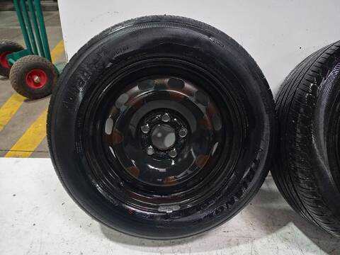 Foto 2ª: Juego LLantas Ford Focus TREND 101CV [HWDA] (2004)