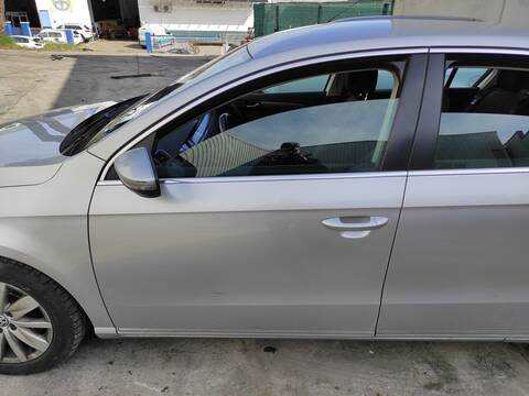 Puerta Delantera Izquierda Volkswagen Passat CFFB BERLINA