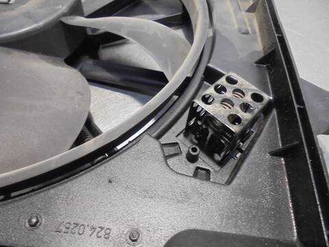 Foto 2ª: Electroventilador Renault Scenic 1.9 DCI AUTHENTIQUE 80CV 59KW JA..) [F9Q Q7] (2002)