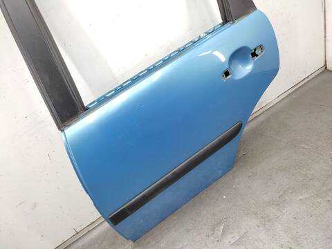 Foto 3ª: Puerta Trasera Izquierda Citroen C3 1.4 I 73CV 54KW [KFV] (2004)