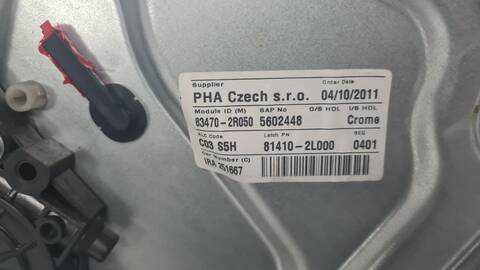 Foto 3ª: Elevalunas Manual Trasero Izquierdo Hyundai i30 CLASSIC 1 CRDI CAT 1582 CM3) 116CV (2007)