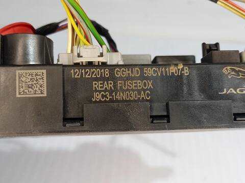 Foto 2ª: Caja Reles Fusibles Jaguar E Pace 2.0 D150 AWD 150CV X540) [204DTD(AJ20D4) 204DTF(AJ20D4)] (2017)