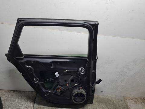 Foto 3ª: Puerta Trasera Izquierda Audi A4 2.0 TDI 125KW) 170CV [CAH] (2011)