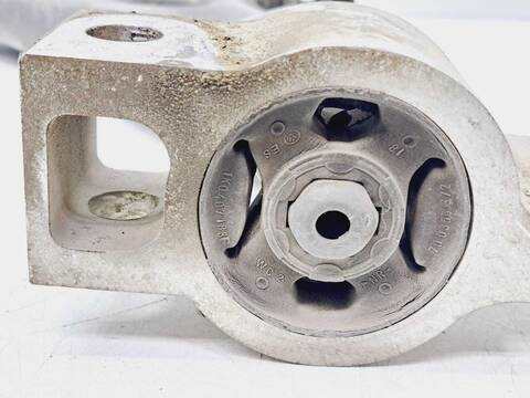 Foto 3ª: Brazo Suspension Delantero Izquierdo Volkswagen Touran 1.6 TDI DPF 105CV 77KW [CAY] (2015)