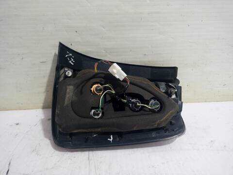 Foto 3ª: Piloto Trasero Izquierdo Toyota Prius BASIS AUT. 78CV [1NZFXE] (2003)