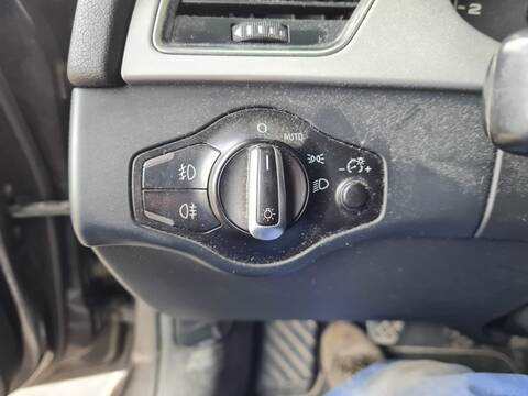 Mando Luces Audi A4 2.0 TDI 125KW) 170CV