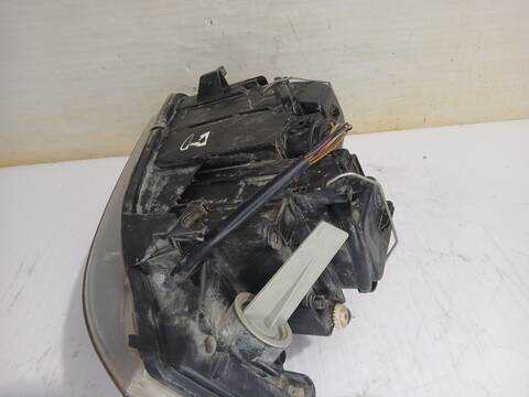 Foto 2ª: Faro Derecho Audi A6 2.5 TDI QUATTRO AVANT 180CV 132KW [BAU] (2001)