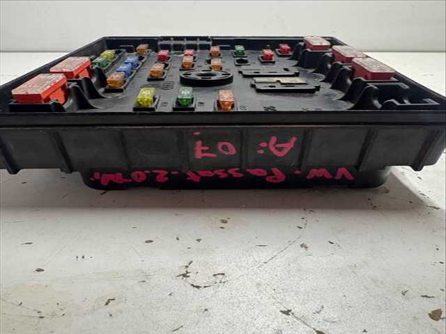 Foto 2ª: Caja Reles Fusibles Volkswagen Passat BLF BERLINA AUT. (2007)