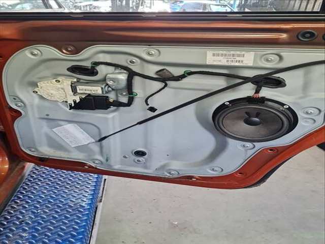 Elevalunas Manual Trasero Derecho Volkswagen Touran 1.9 TDI 105CV 77KW