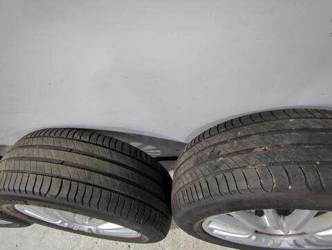 Foto 3ª: Juego LLantas Volkswagen Phaeton 3.0 V6 TDI 4MOTION 240CV [CARB CEXA] (2002)