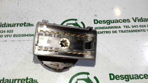 Foto 2ª: Mando Luces Volkswagen Polo ADVANCE BLUEMOTION 69CV 51KW [CGPA] (2011)