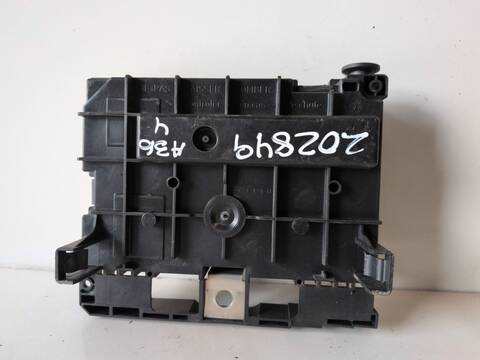 Foto 3ª: Caja Reles Fusibles Peugeot 407 SW 2.0 16V HDI FAP 140CV (2004)