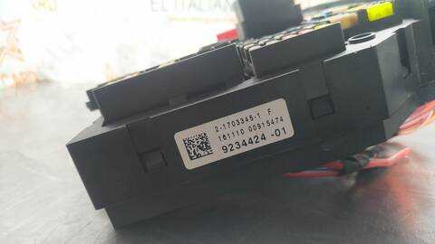 Foto 2ª: Caja Reles Fusibles Bmw Serie 5 518 520 D 184CV 135KW [N47D20C] (2015)