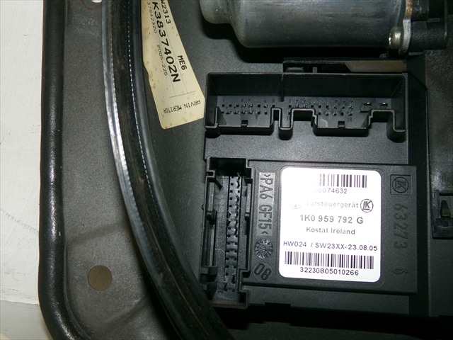 Foto 4ª: Elevalunas Eléctrico Delantero Derecho Volkswagen Golf 1.9 TDI SERIE 5, 2004-2008 [BKC] (2005)