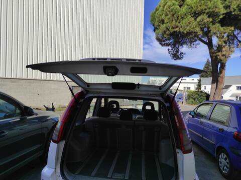 Foto 2ª: Portón Nissan X-Trail YD22 T30) (2002)