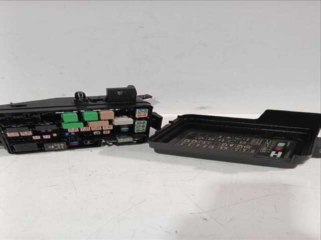 Foto 2ª: Caja Reles Fusibles Hyundai i20 1.0 T-GDI 101CV [G3LE] (2020)