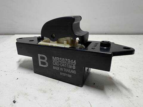 Botonera Elevalunas Mitsubishi ASX VERSION INDEFINIDA