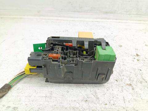 Foto 3ª: Caja Reles Fusibles Opel Vivaro L EXPRESS 102CV 75KW FURGON [YH01] (2021)